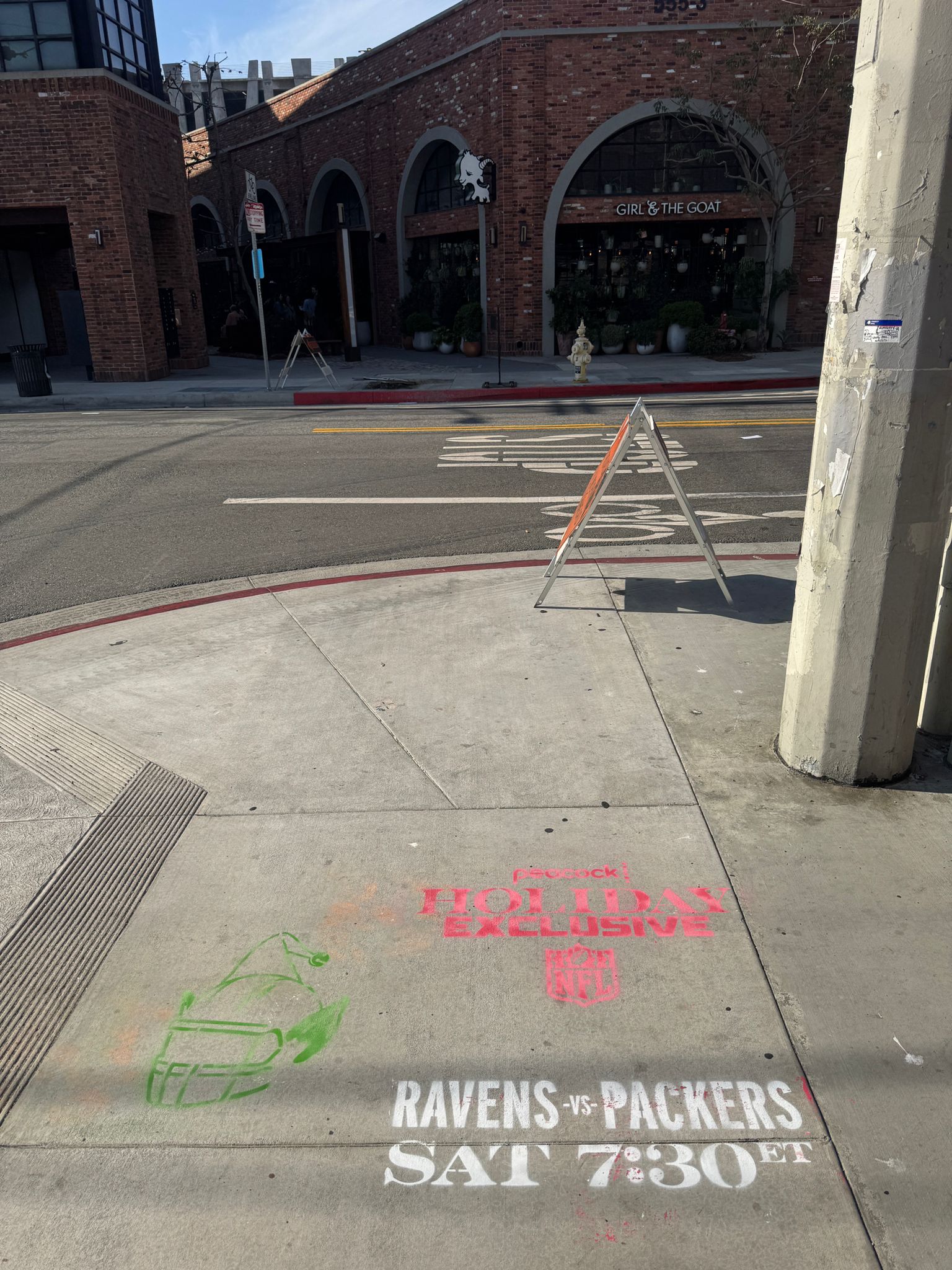 Stencil 7.2 Arts District Girl & The Goat